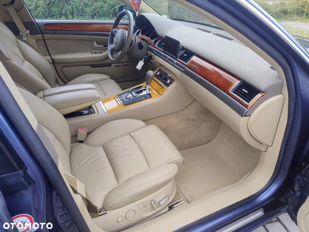 Audi A8 4.2 Quattro - 16