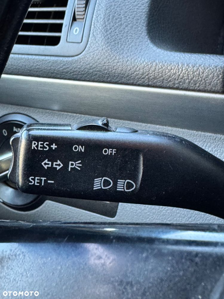 Volkswagen Touran 1.6 FSI Highline - 20