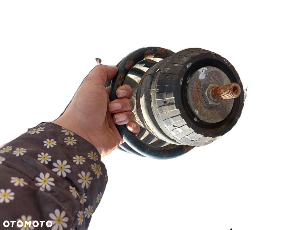 * MERCEDES VITO W638 96-03 r. 2,2 CDI AMORTYZATOR prawy przód przedni - 2