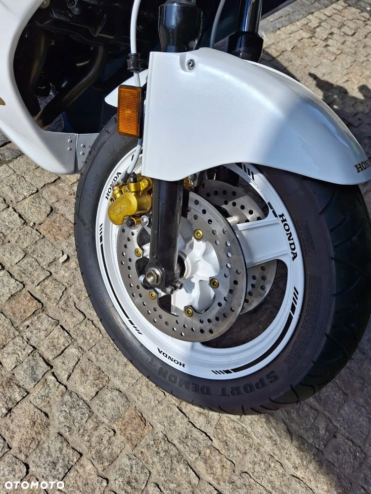 Honda VFR - 17