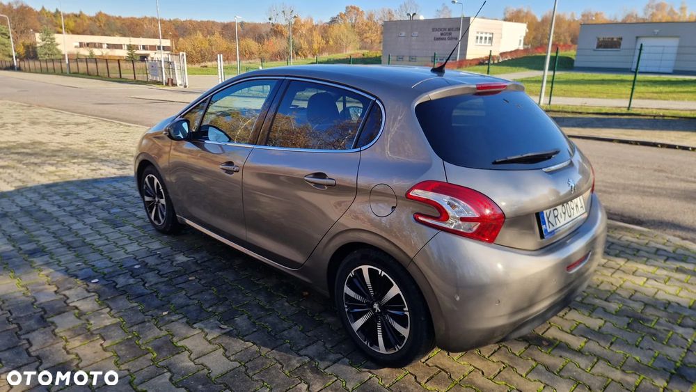 Peugeot 208 1.2 PureTech Allure - 6