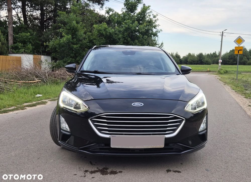 Ford Focus 1.5 EcoBlue STart-Stopp-System TITANIUM - 4