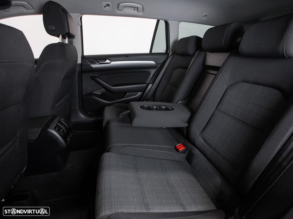 VW Passat Variant 2.0 TDi Business DSG - 9
