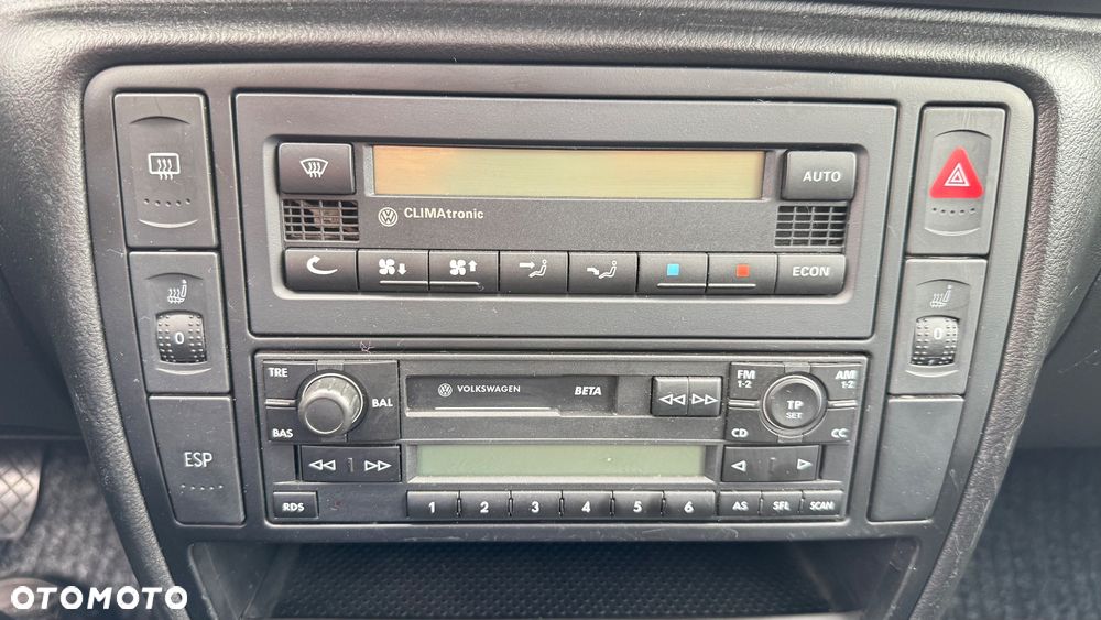 Volkswagen Passat 1.6 Comfortline Family - 15