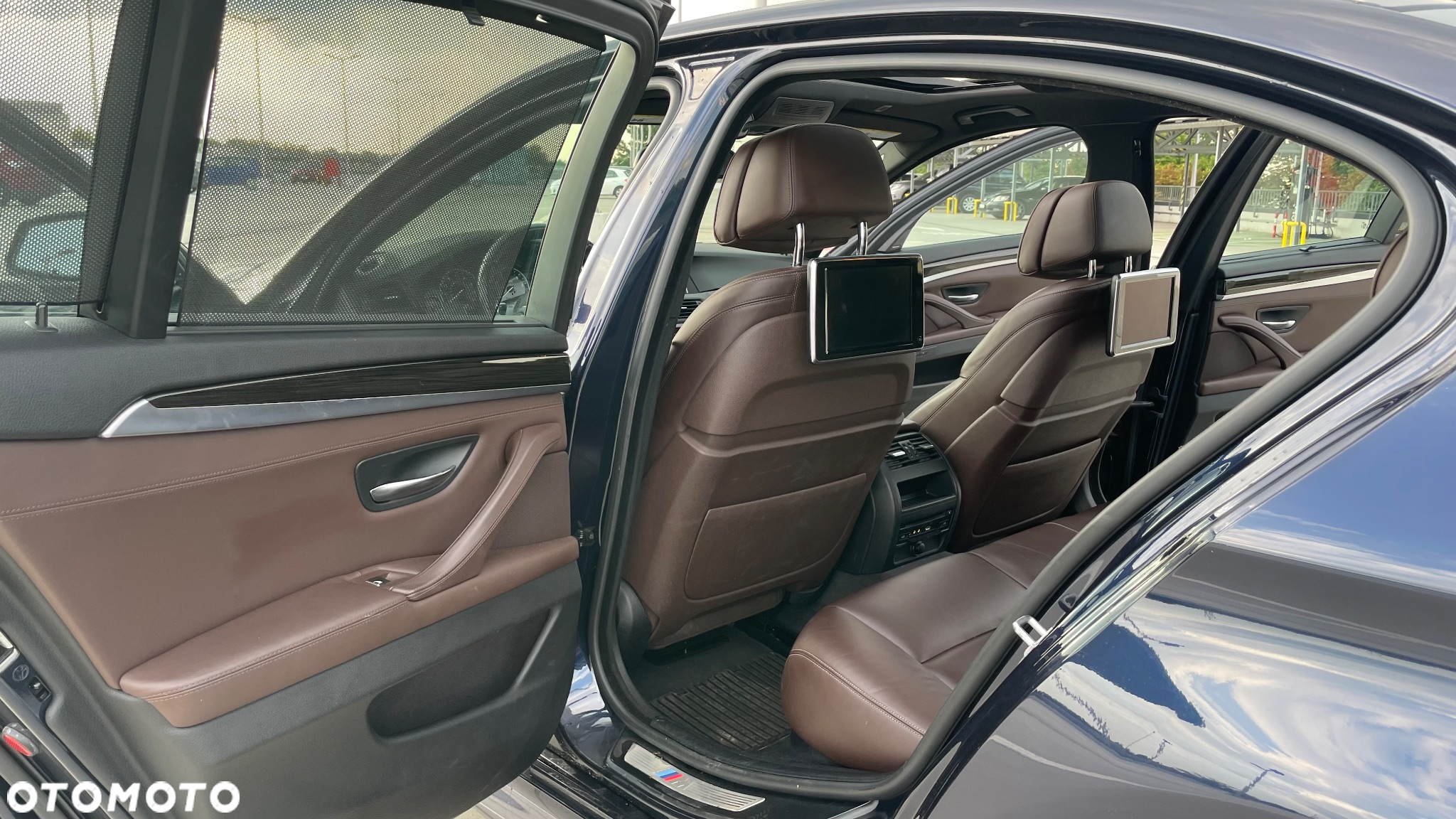 BMW Seria 5 550i xDrive Luxury Line - 28