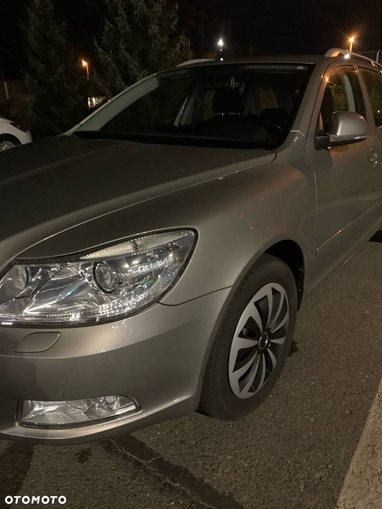 Skoda Octavia 1.6 TDI DPF DSG Classic - 3