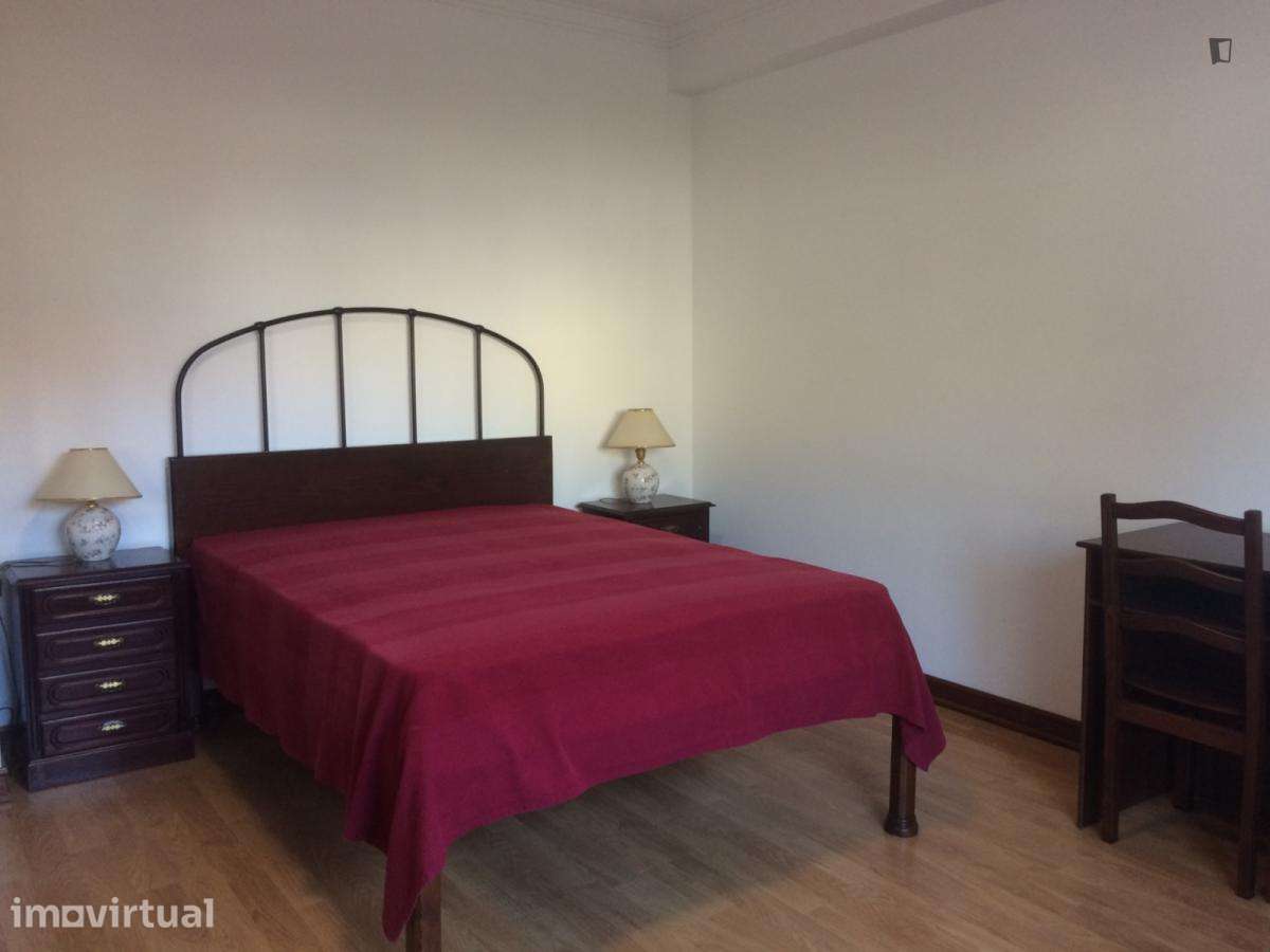 Quarto - localizado em Trafaria Lisbon - Grande imagem: 2/40