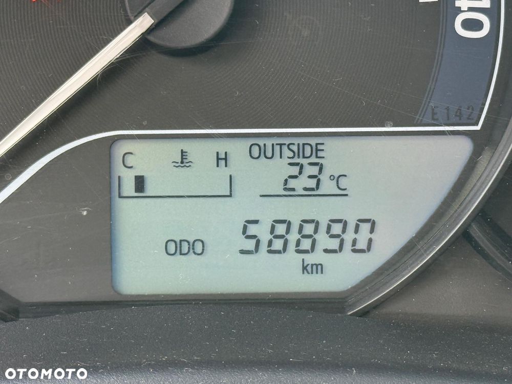 Toyota Auris - 13