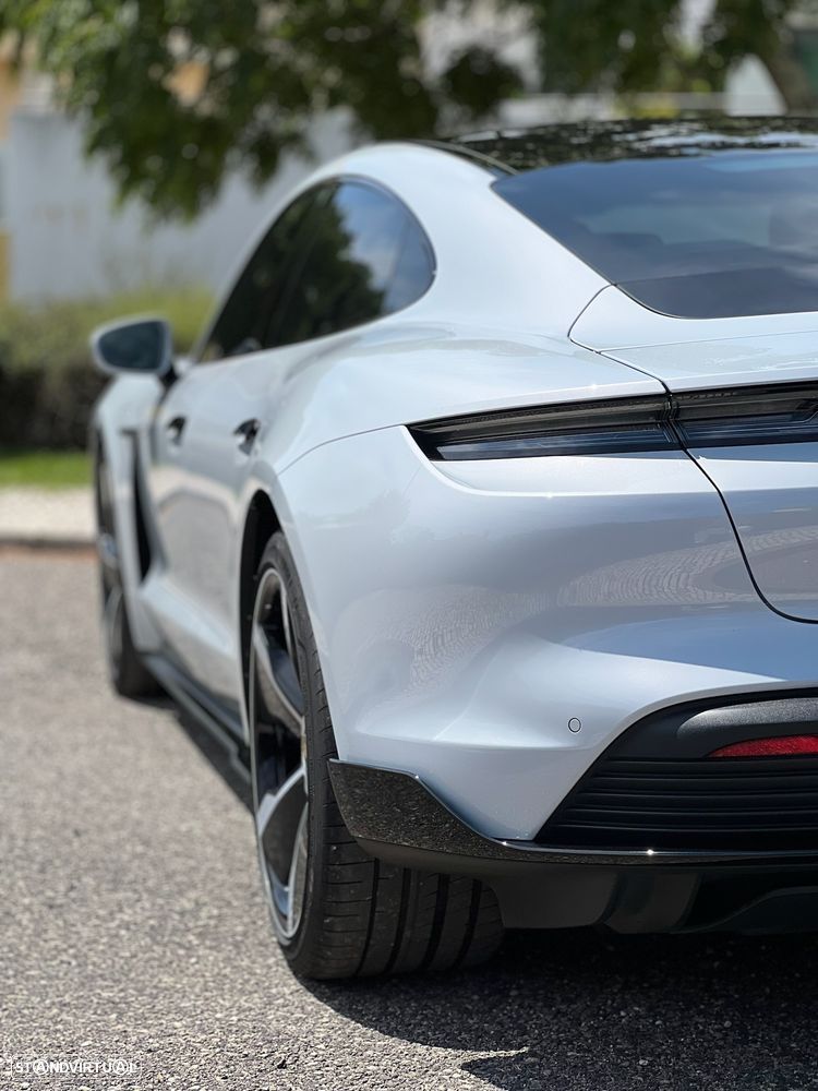 Porsche Taycan Turbo - 9