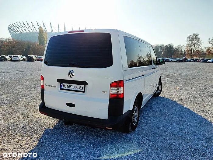 Volkswagen Caravelle - 12