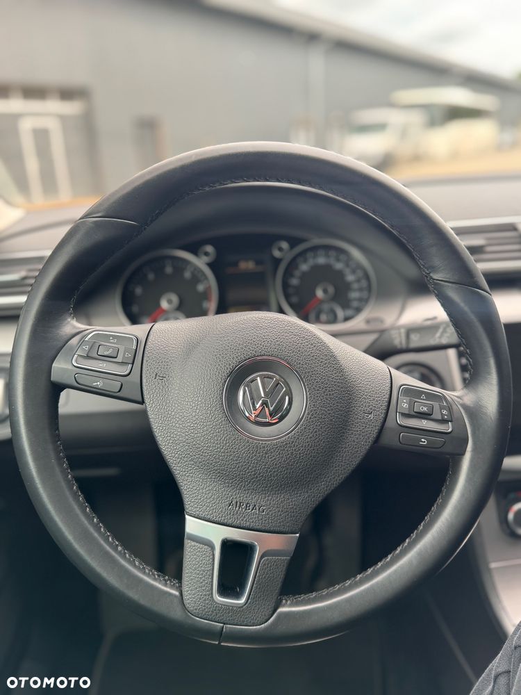 Volkswagen Passat 1.4 TSI Comfortline R-Style - 12