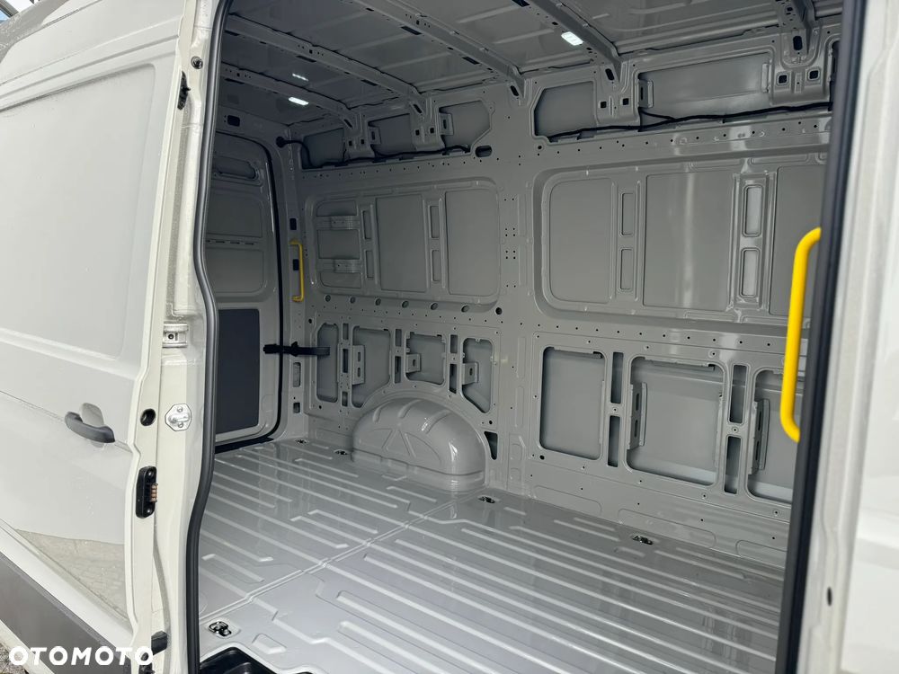 Volkswagen Crafter Furgon 972779 - 9