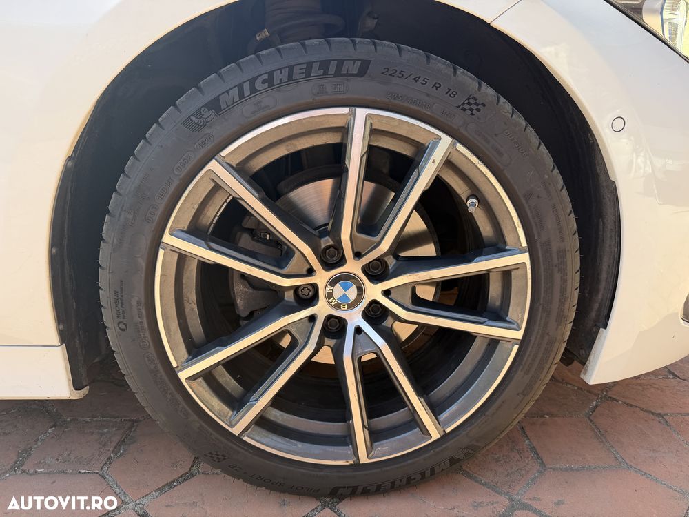 BMW Seria 3 320i AT - 8