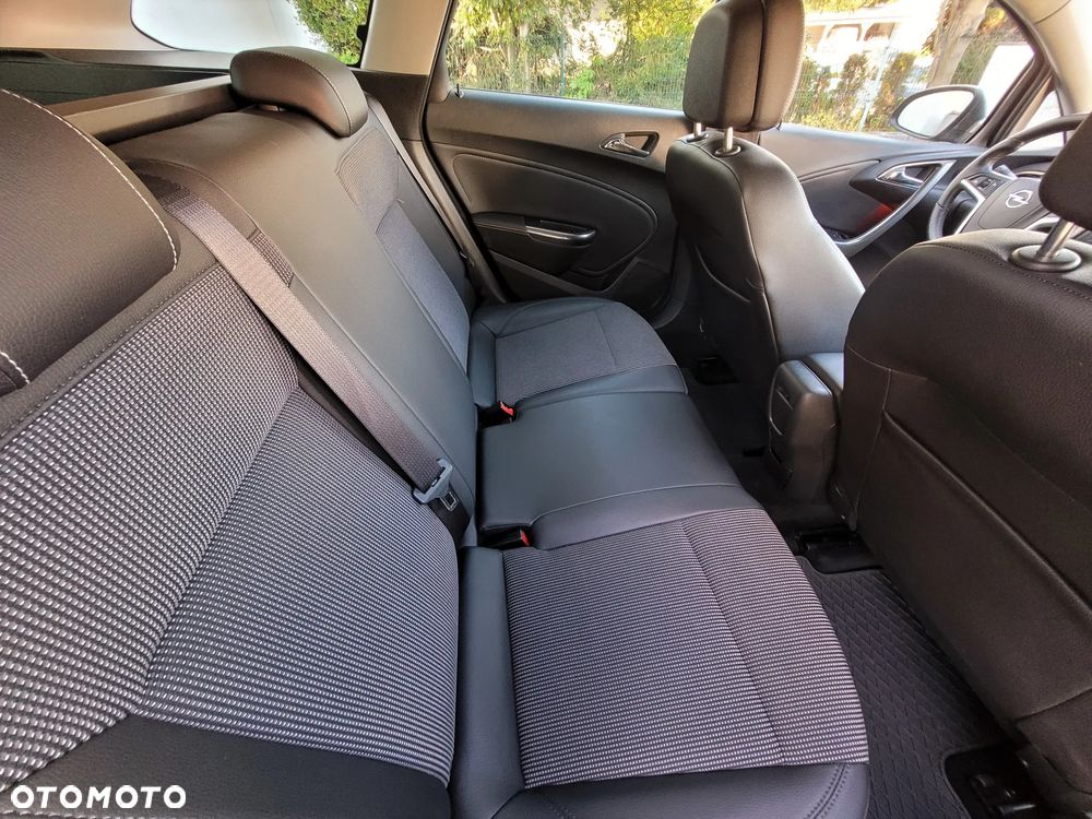 Opel Astra 1.6 Turbo - 8