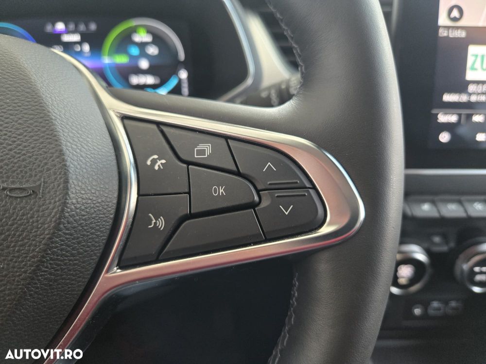 Renault Captur PHEV 160 Techno - 13