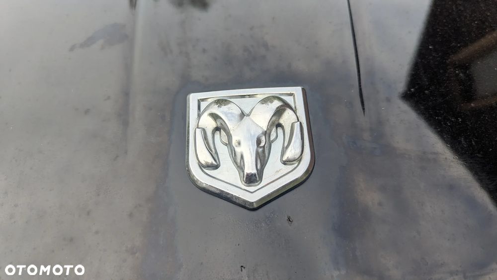 Dodge Avenger - 25