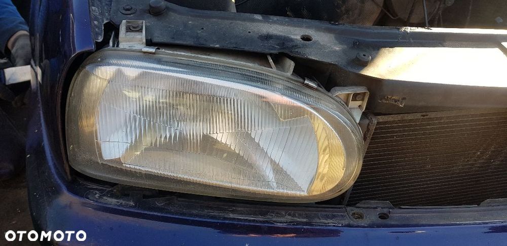 VW GOLF III LAMPA PRZÓD PRAWA - 1