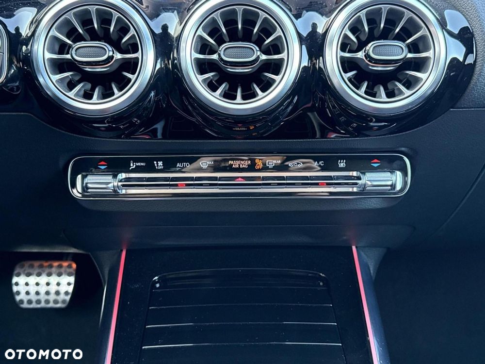 Mercedes-Benz EQA - 25