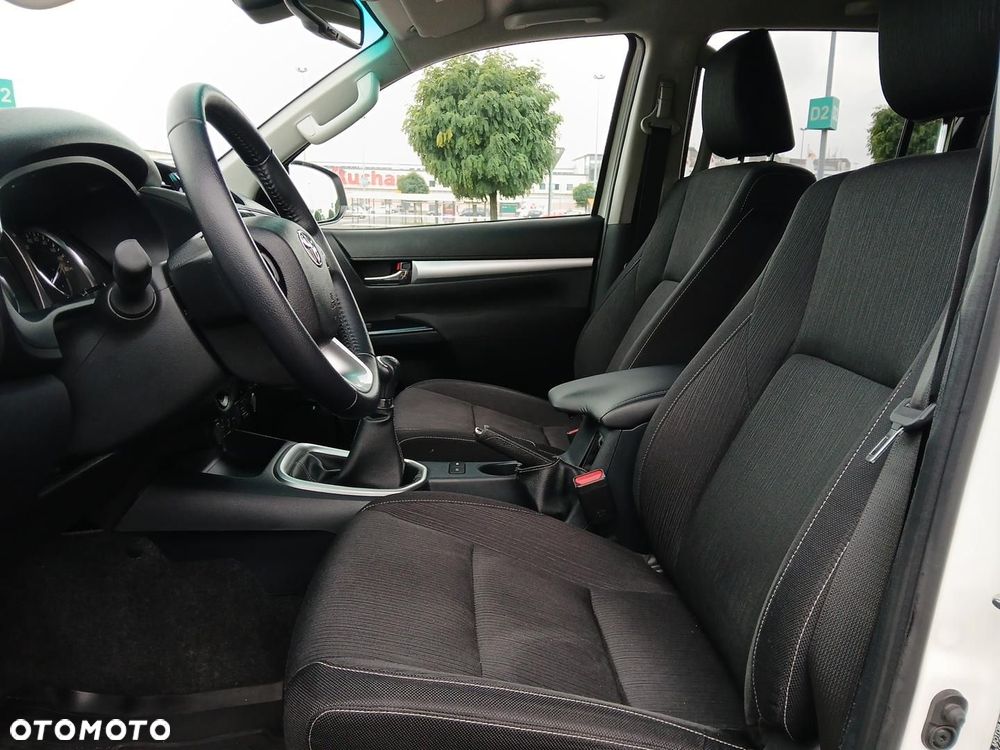 Toyota Hilux 2.8 D-4D Double Cab SR5 4x4 - 19