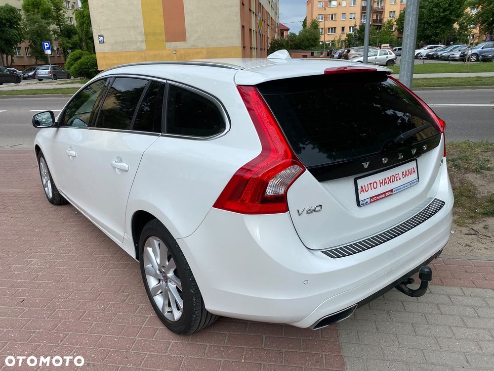 Volvo V60 D4 Momentum - 18