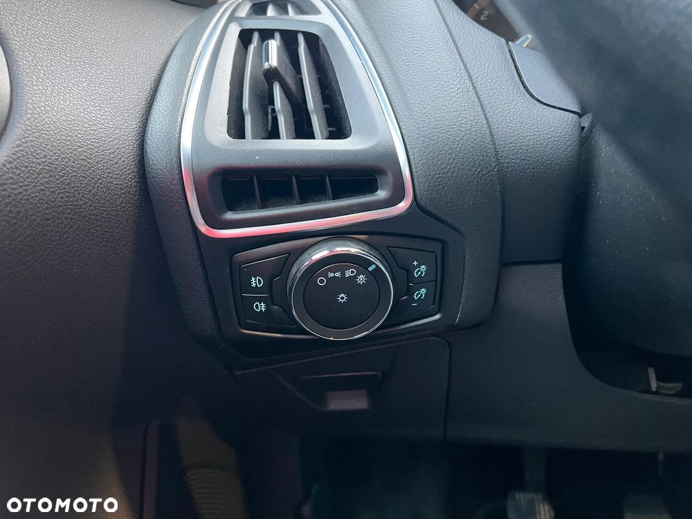 Ford Focus 1.6 TDCi ECOnetic 88g Start-Stopp-System Titanium - 24