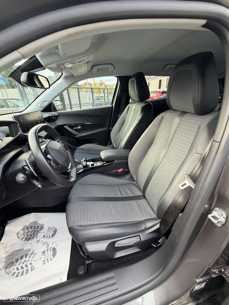 Peugeot 2008 1.5 BlueHDi Allure Pack EAT8 - 20