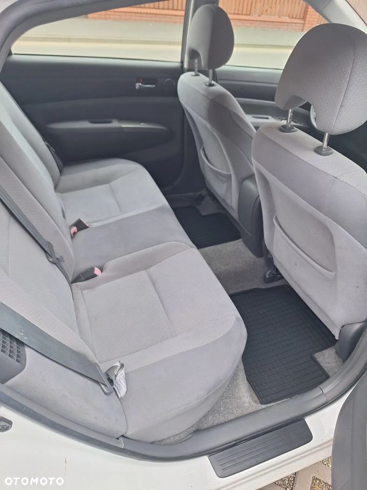 Toyota Prius 1.5 VVT-i Sol - 11