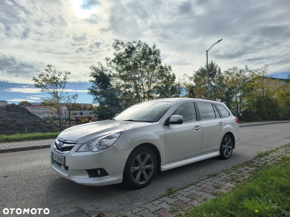 Subaru Legacy 2013 photo 2