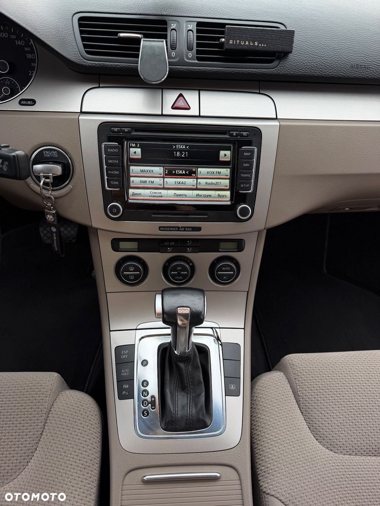 Volkswagen Passat 2.0 TDI DPF DSG Comfortline - 8