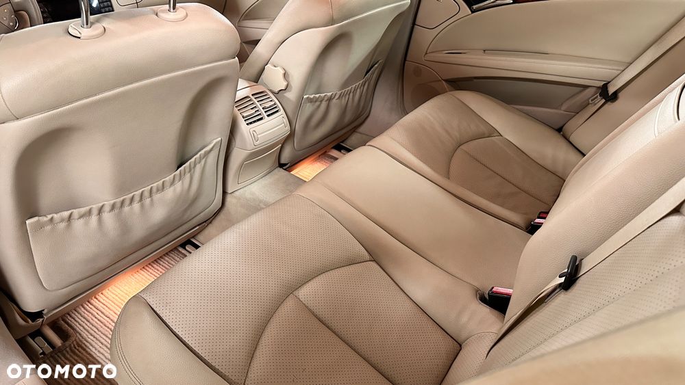 Mercedes-Benz Klasa E 200 Kompressor Automatik Elegance - 37