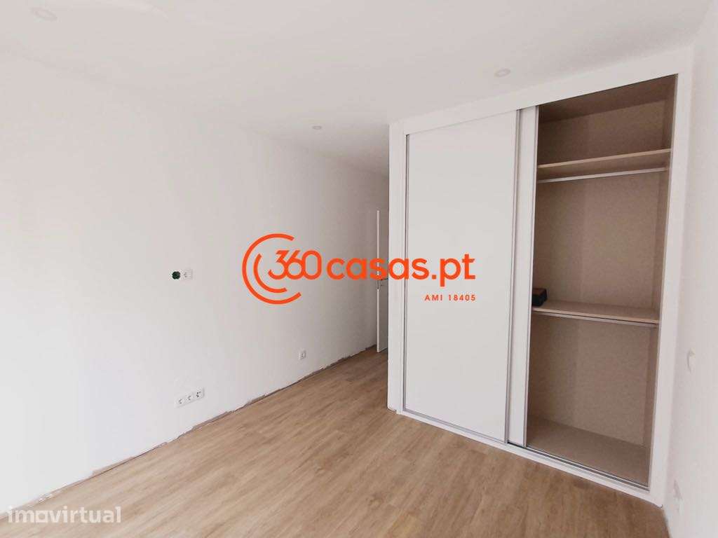 Apartamento T2 com garagem e logradouro de 35m2 em Almancil - Grande imagem: 4/12