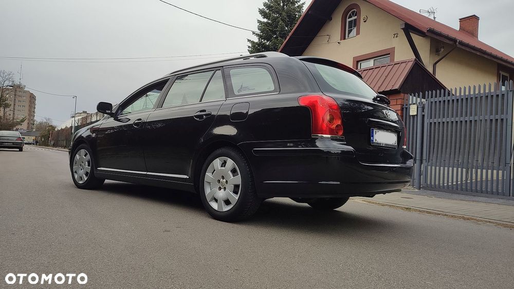 Toyota Avensis 1.8 VVT-i Executive - 24