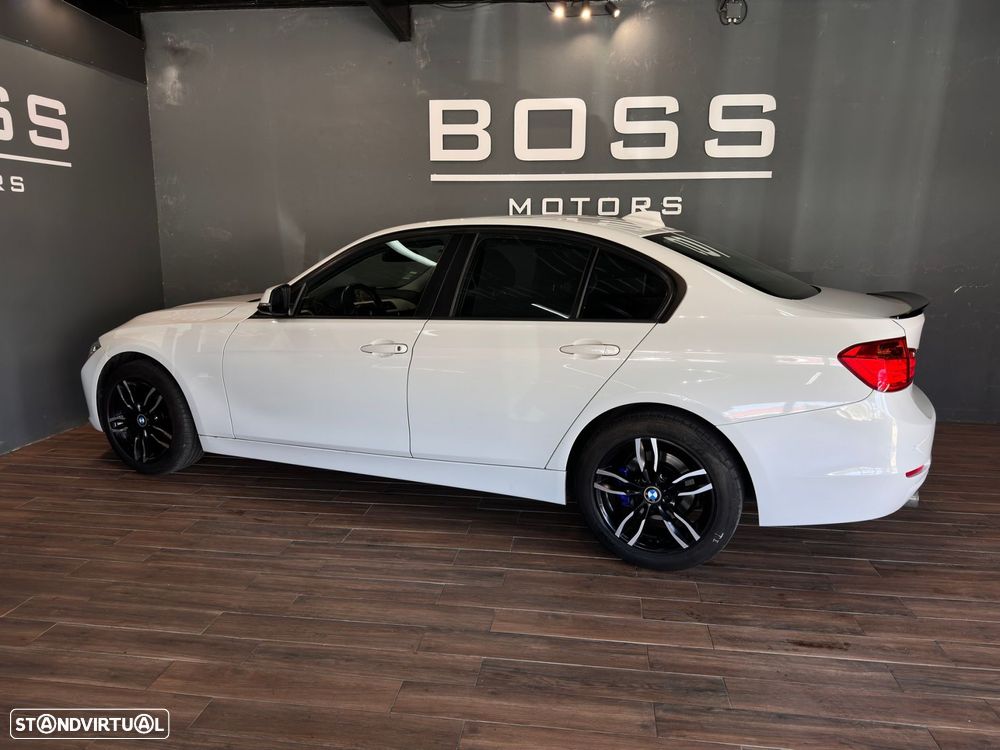 BMW 318 d Line Sport - 10