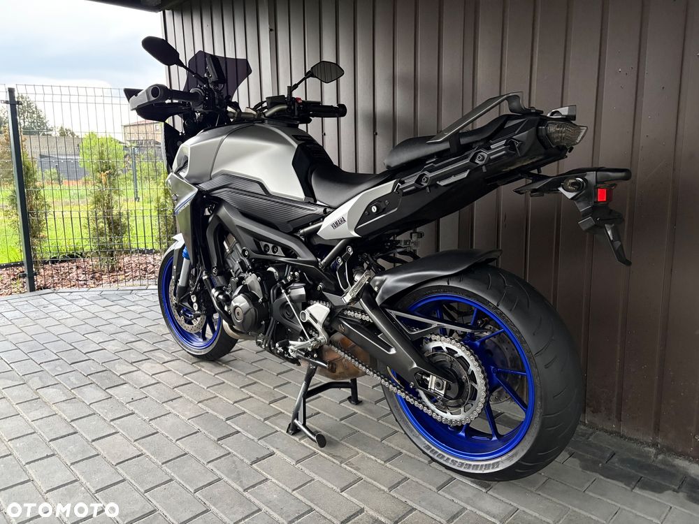 Yamaha MT - 28