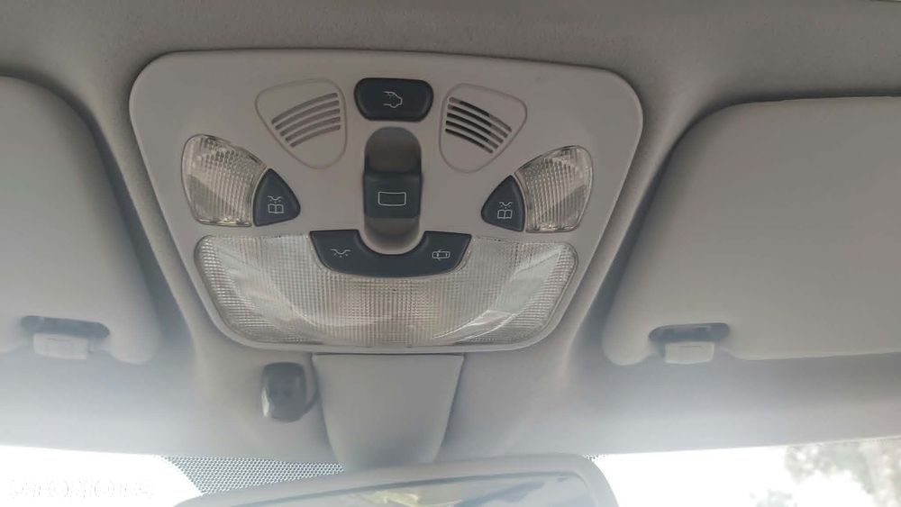Mercedes-Benz Klasa C 320 T Avantgarde 4-Matic - 11