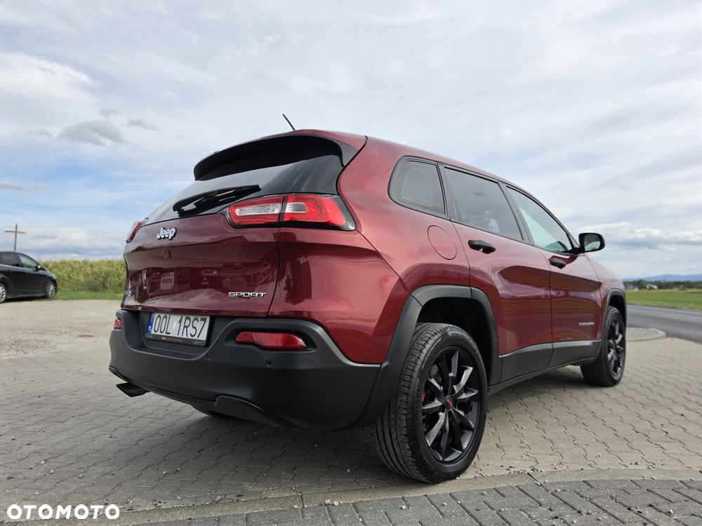 Jeep Cherokee - 4