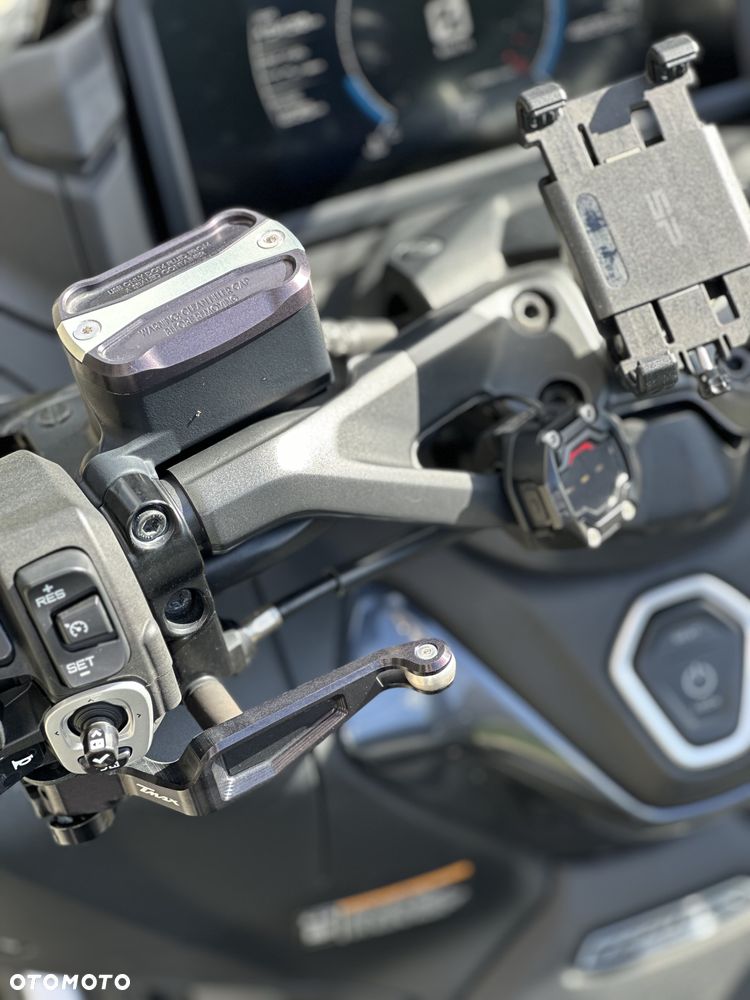 Yamaha Tmax - 9