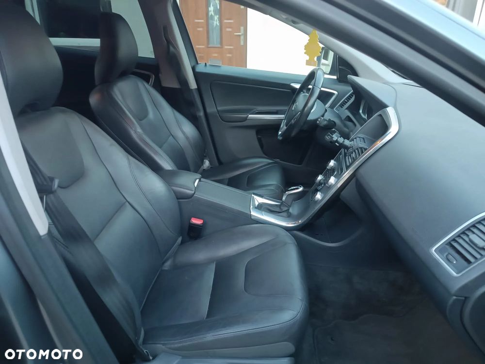 Volvo XC 60 D4 AWD Summum - 15