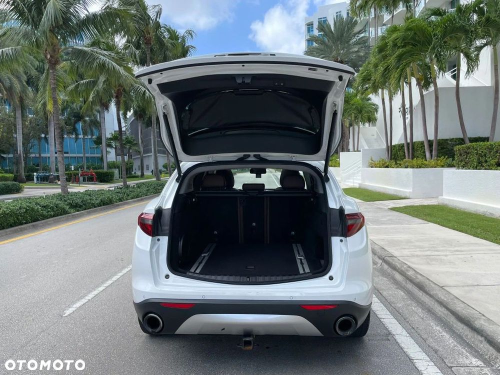 Alfa Romeo Stelvio 2.0 Turbo 16V AT8-Q4 Super - 9