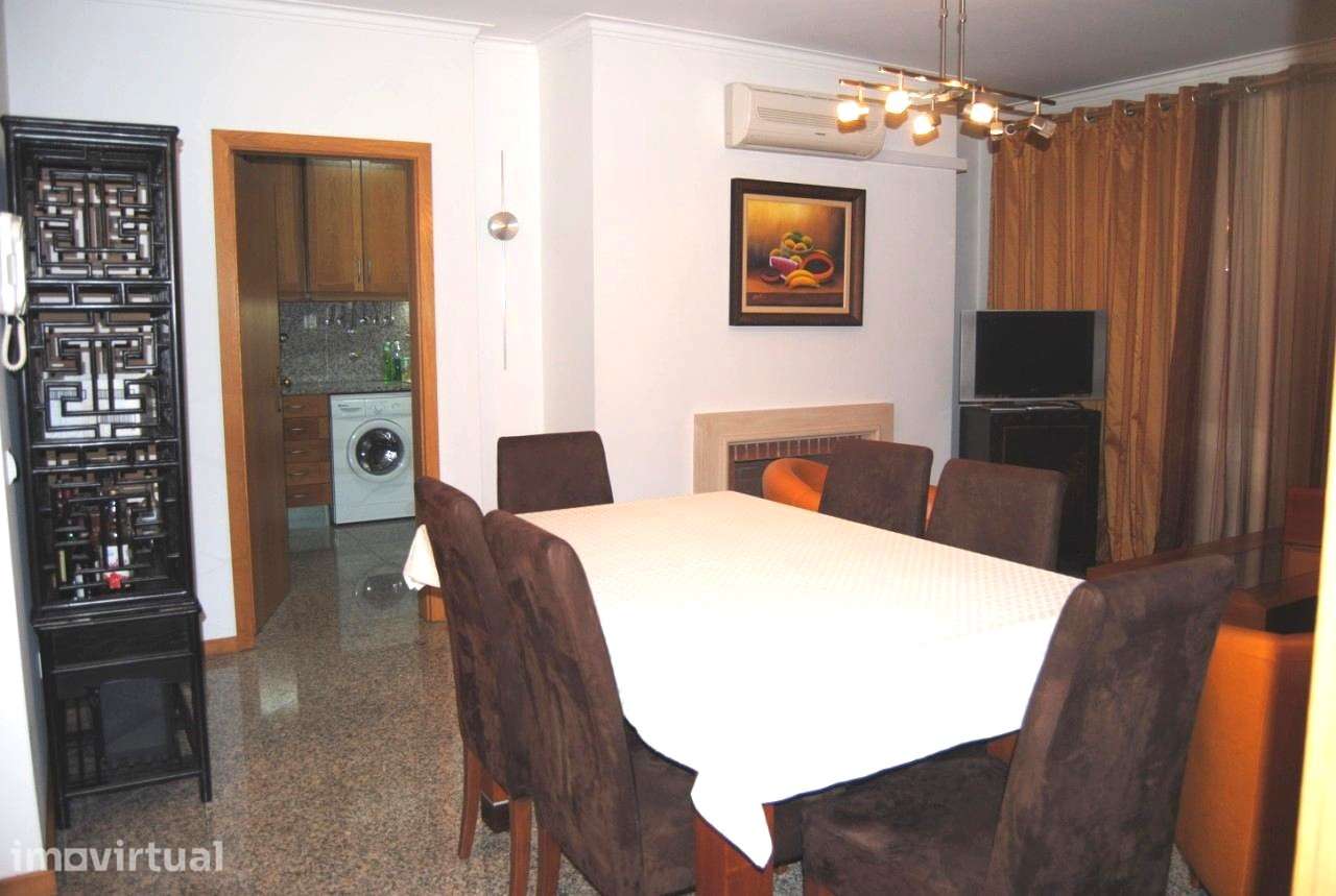 Apartamento T2 com varanda e garagem - vista mar São Martinho do Porto - Grande imagem: 5/11