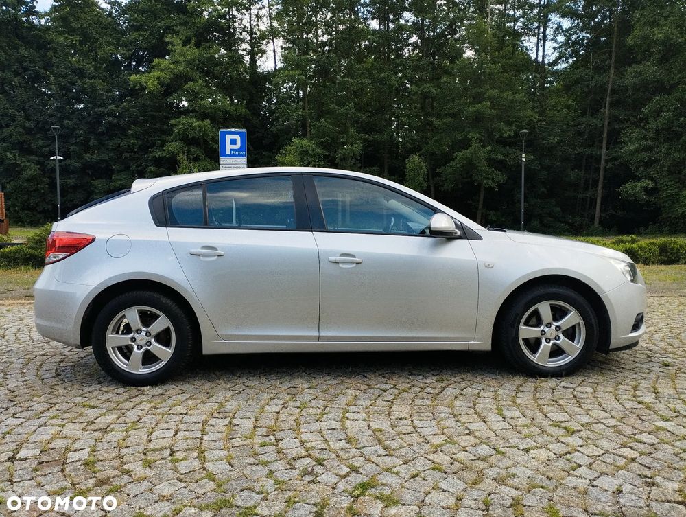 Chevrolet Cruze 1.8 LT+ - 12