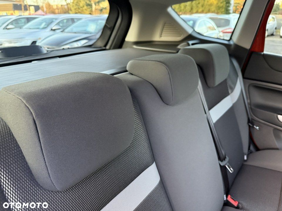 Ford Kuga 2.0 TDCi 2x4 Titanium - 35