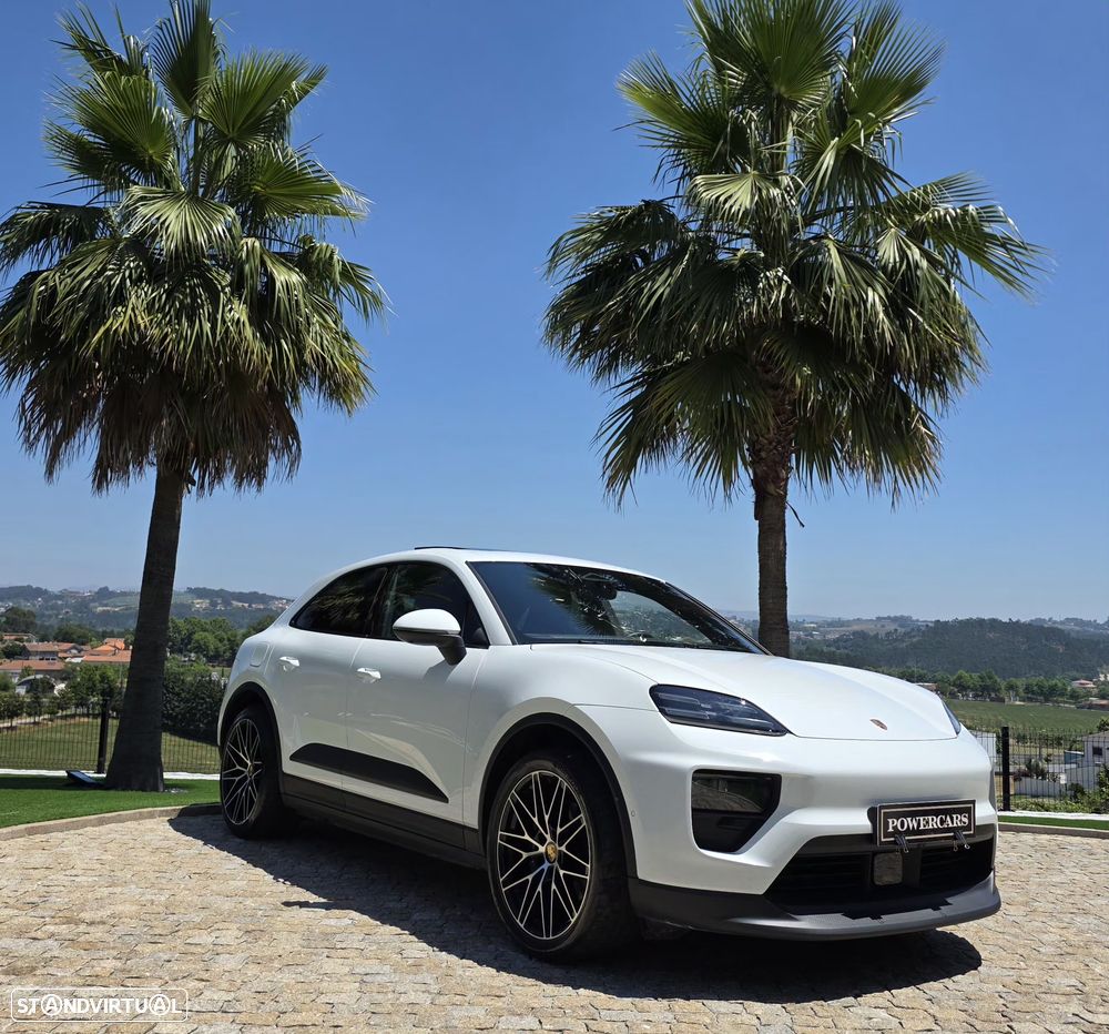 Porsche Macan Electric - 16