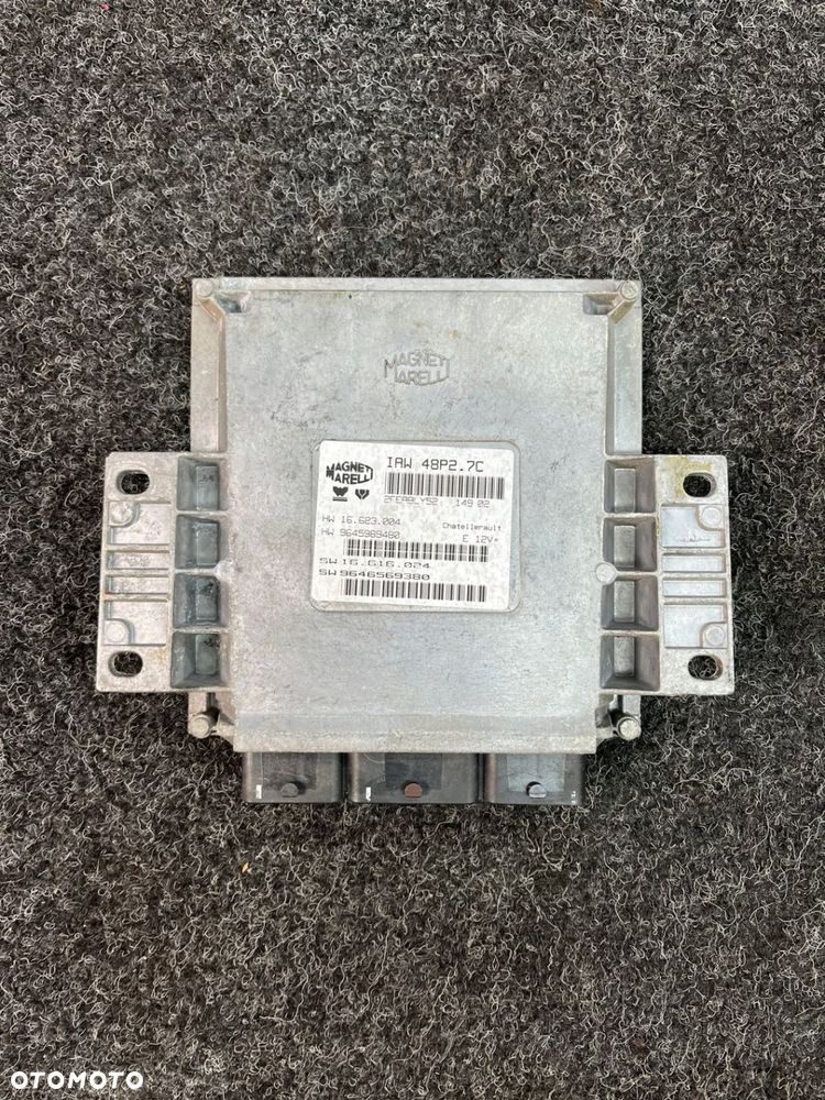 sterownik silnika citroen c3 1.1b IAW48P27C - 1