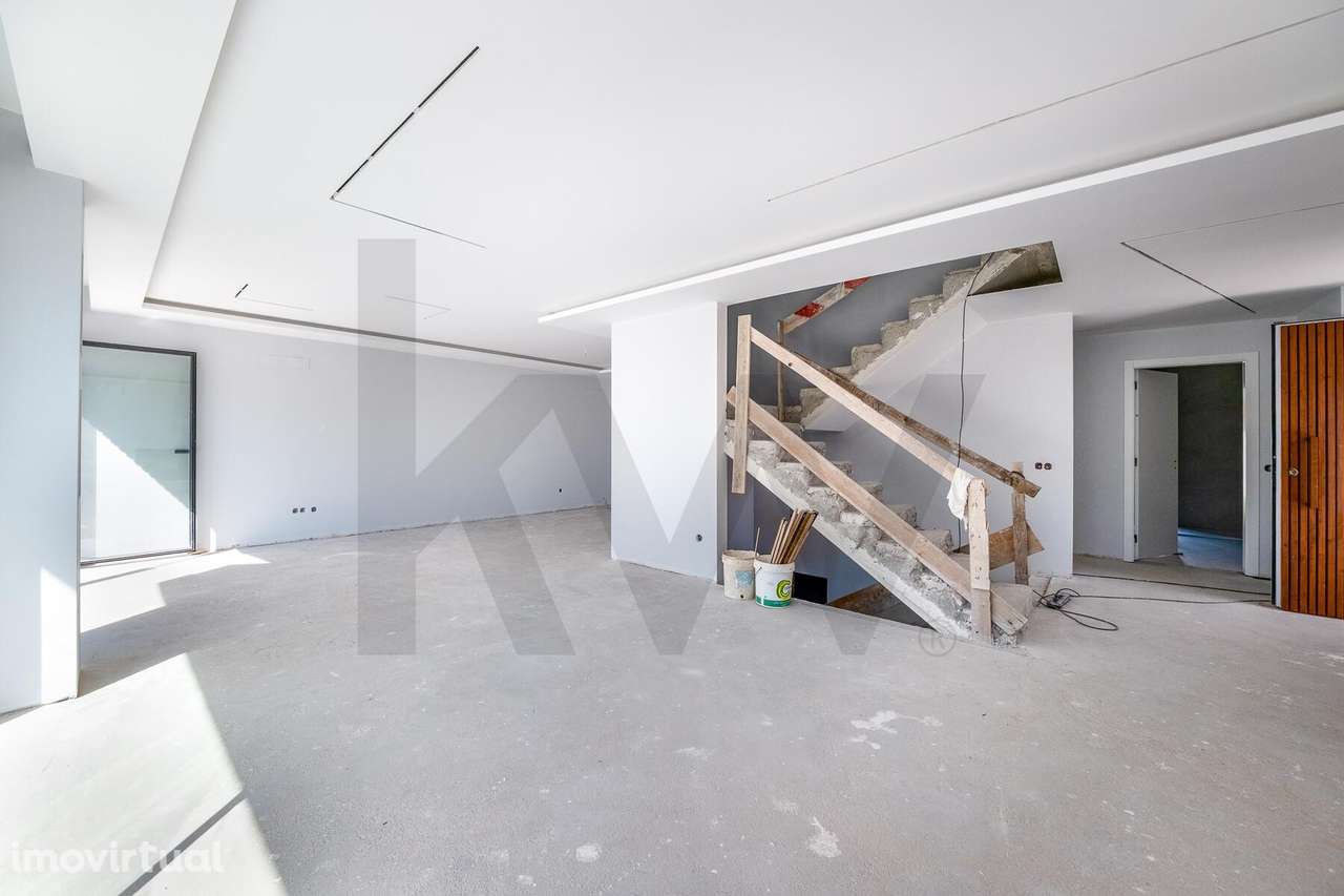 Moradia T4 - Elegância e Conforto em Mafra - Grande imagem: 2/39