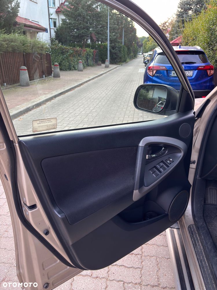 Toyota RAV4 - 17