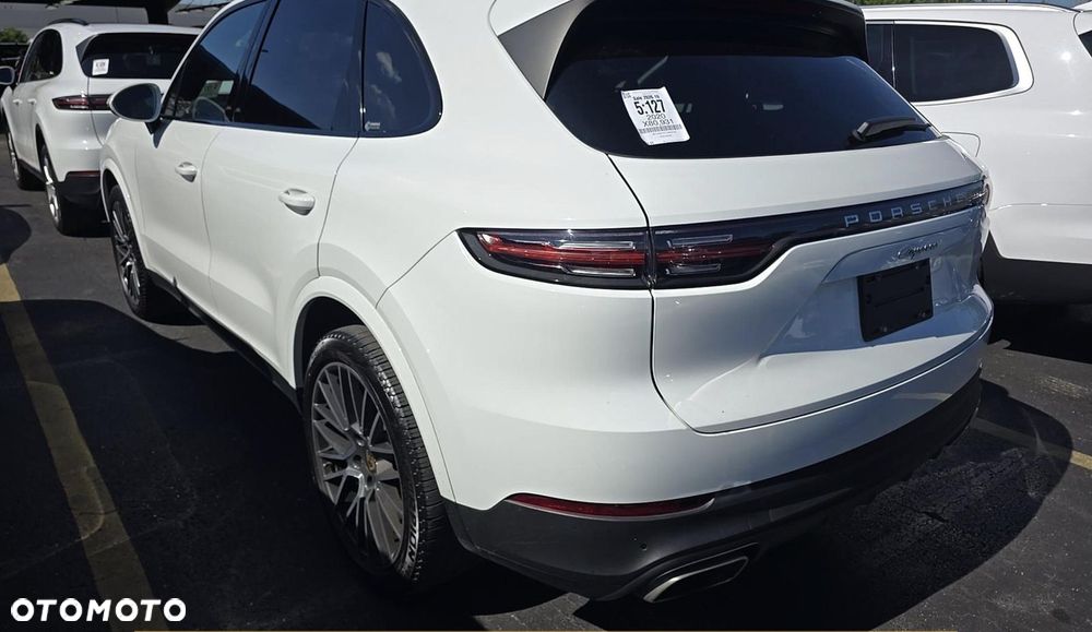 Porsche Cayenne Standard - 4