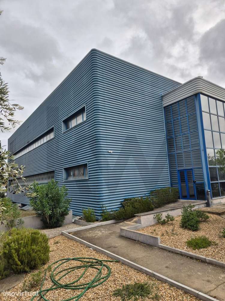 Armazém Industrial com Cais de Carga e Descarga | Parque Industrial do - Grande imagem: 2/33