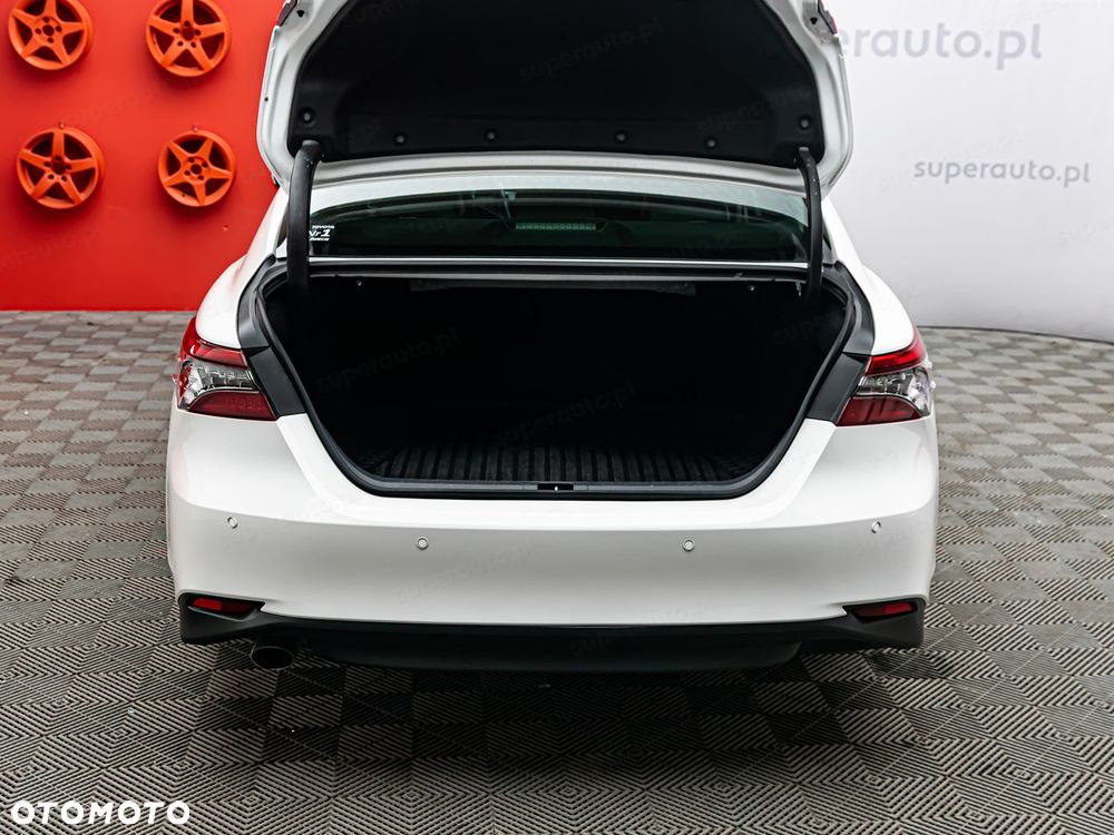 Toyota Camry 2.5 Hybrid Executive CVT - 33