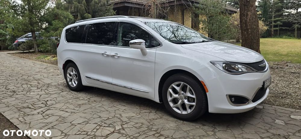 Chrysler Pacifica - 9